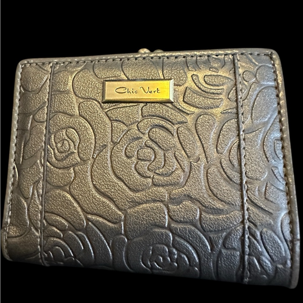 🧡FREE 👀 GIVEAWAY DESIGNER COIN PURSE WRISTLET WALLET GIVVY 👀🧡